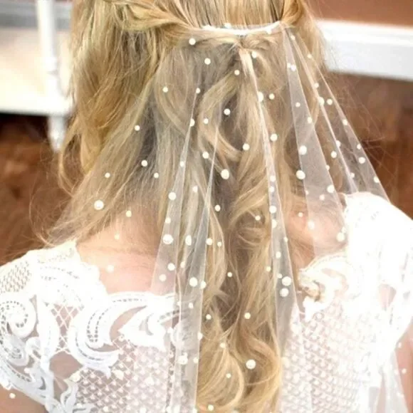 Pearl Wedding Veil With Comb - Picture 1 of 10